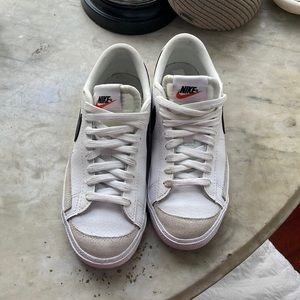 Nike Blazers low